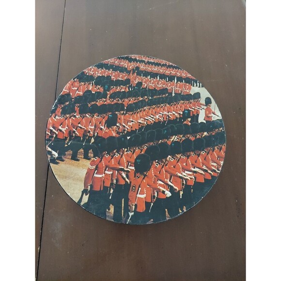 Vintage Collectible 1973  Springbok Trooping the Colour Circular Jigsaw Puzzle - Picture 2 of 11